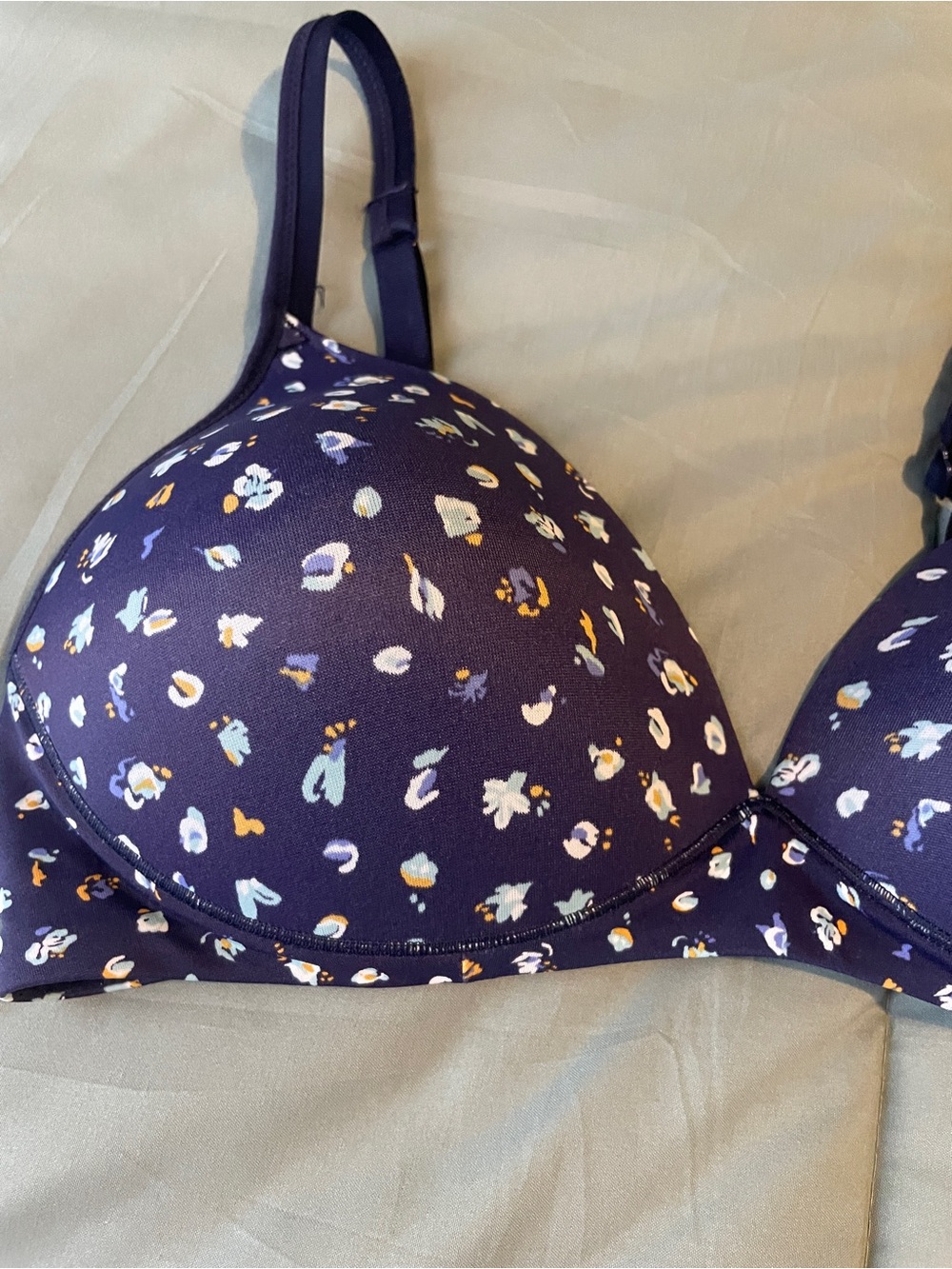 Warner’s Women's Navy Floral T-Shirt Bra size 34C - Picture 2 of 5